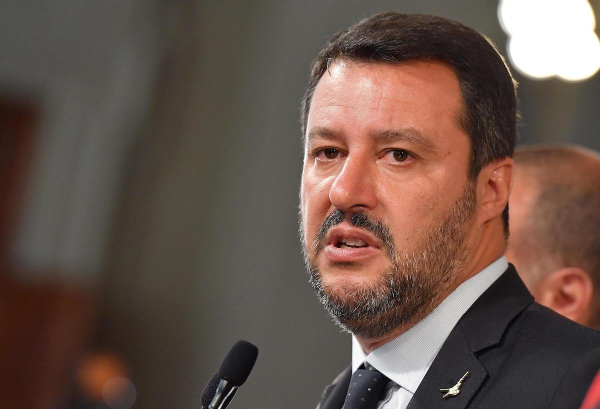 caporedattore che augura morte a Salvini